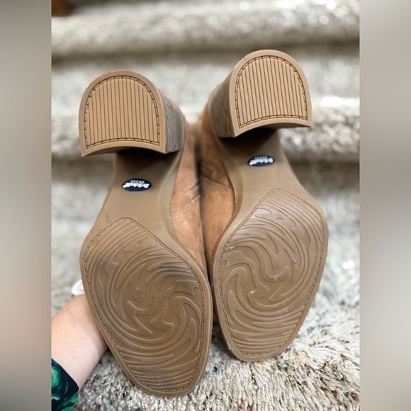 DR SCHOLL's Ride Away Camel Suede Chelsea Boots Square Toe Block Heel Size 7.0 M - Picture 10 of 15
